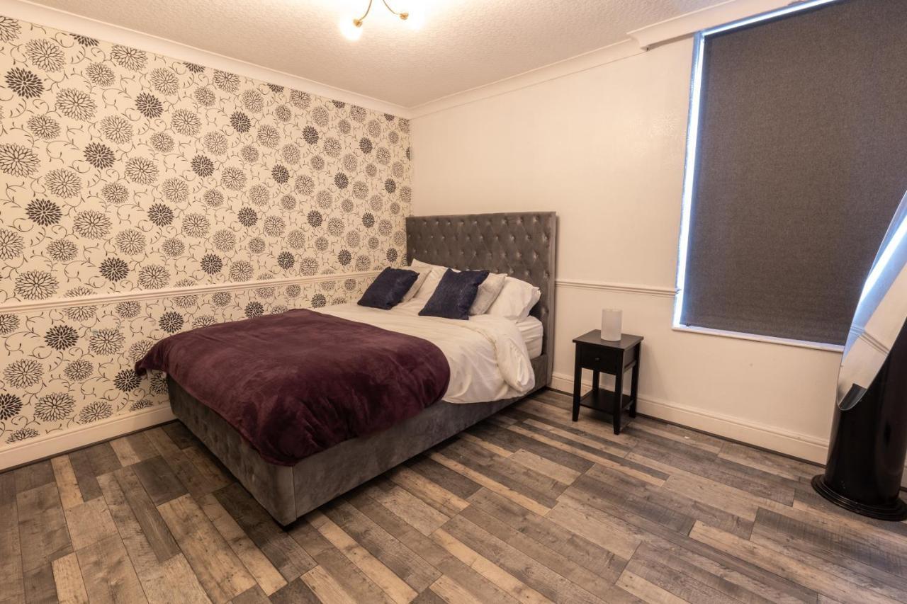 The Stratford Victoria Villa London Exterior photo